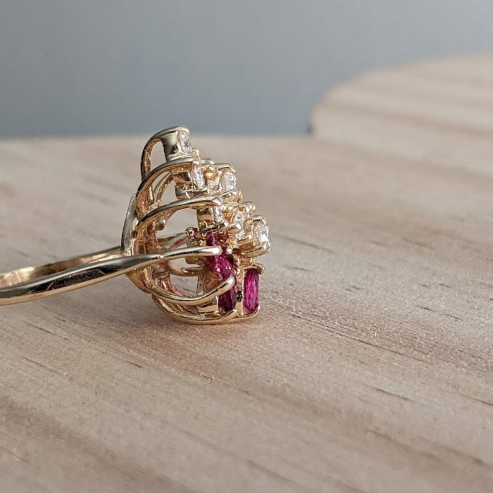 14k Gold 1.5ct Ruby and Diamond Ring - Picture 4 of 8